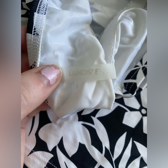 Land’s End Tankini Black and White Floral Small Top Medium Bottom - Picture 5 of 6